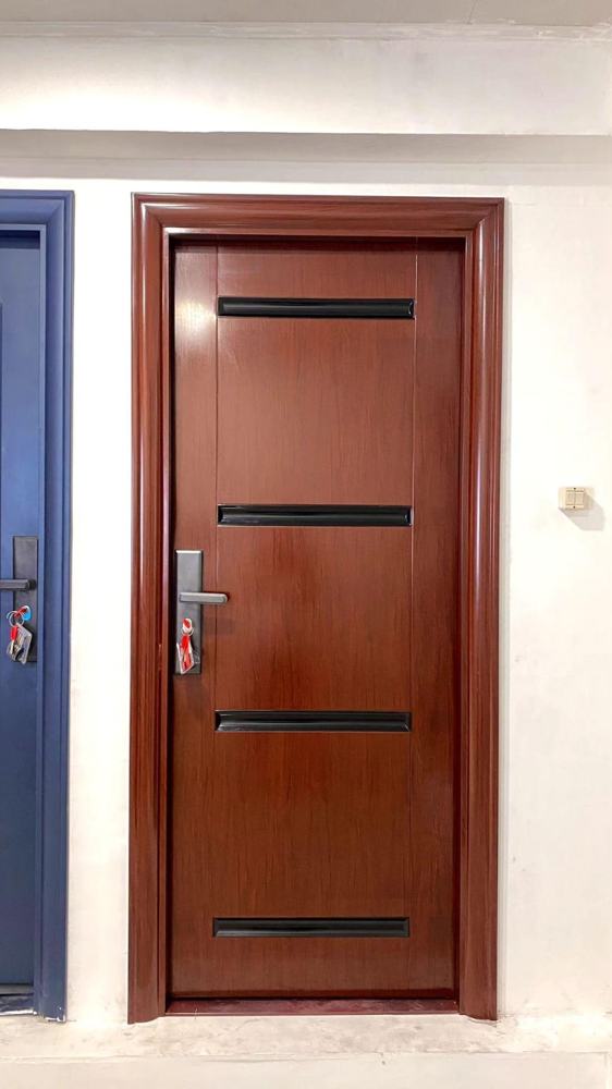 Contoh pintu custom MULTIDOOR: Pintu 1 daun minimalis motif garis